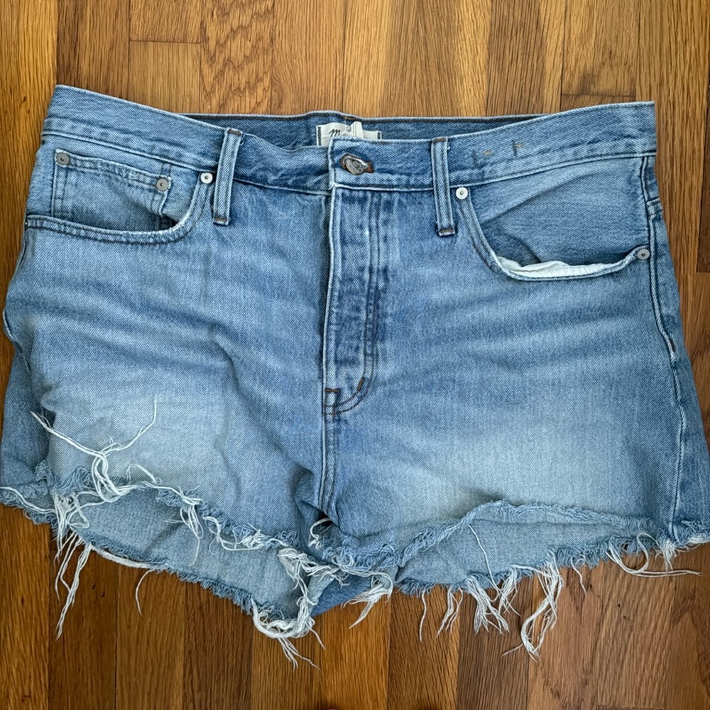 Madewell relaxed denim shorts size 32